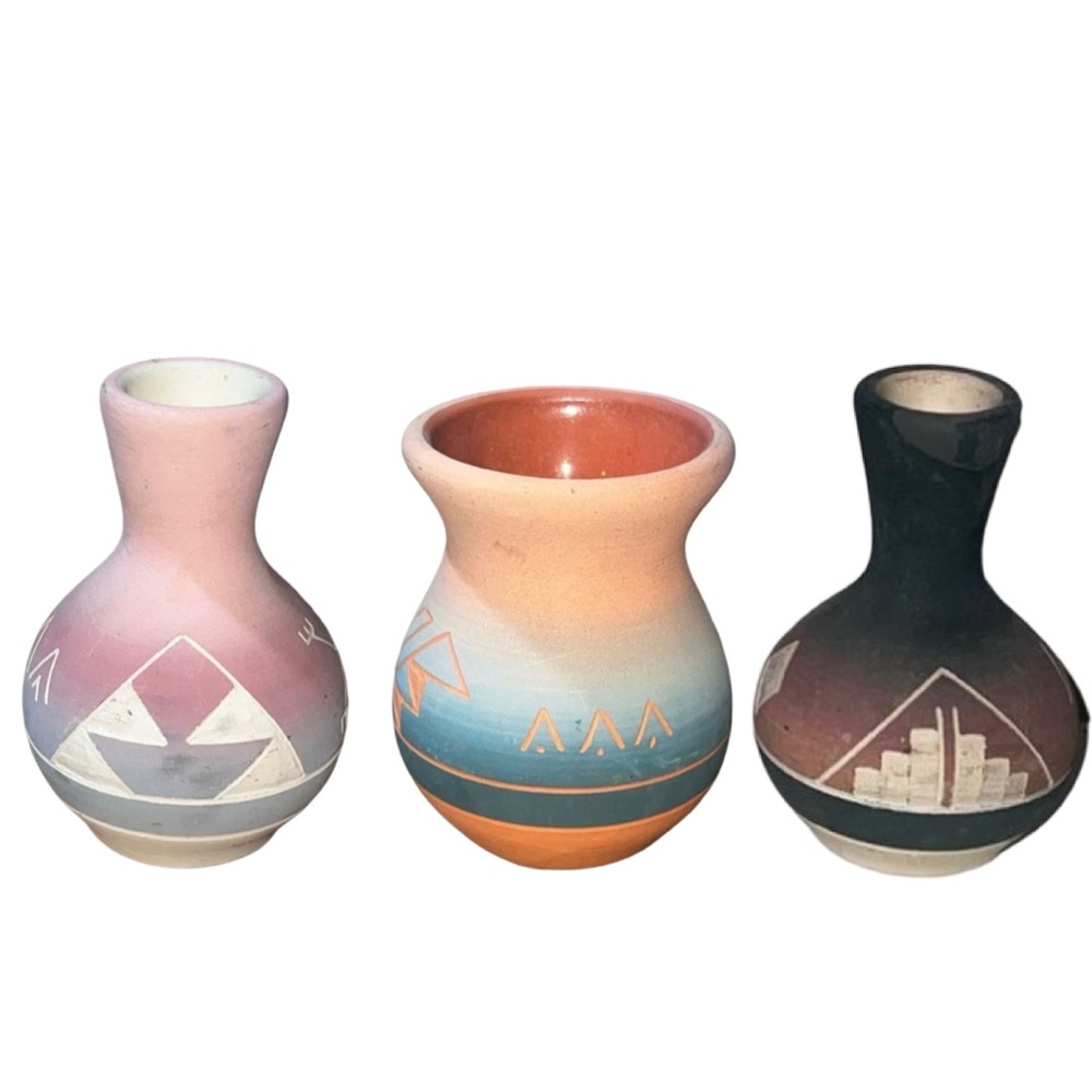 3 Vintage Southwestern Sioux Tribal Indian Ceramic Pottery Vases All Signed